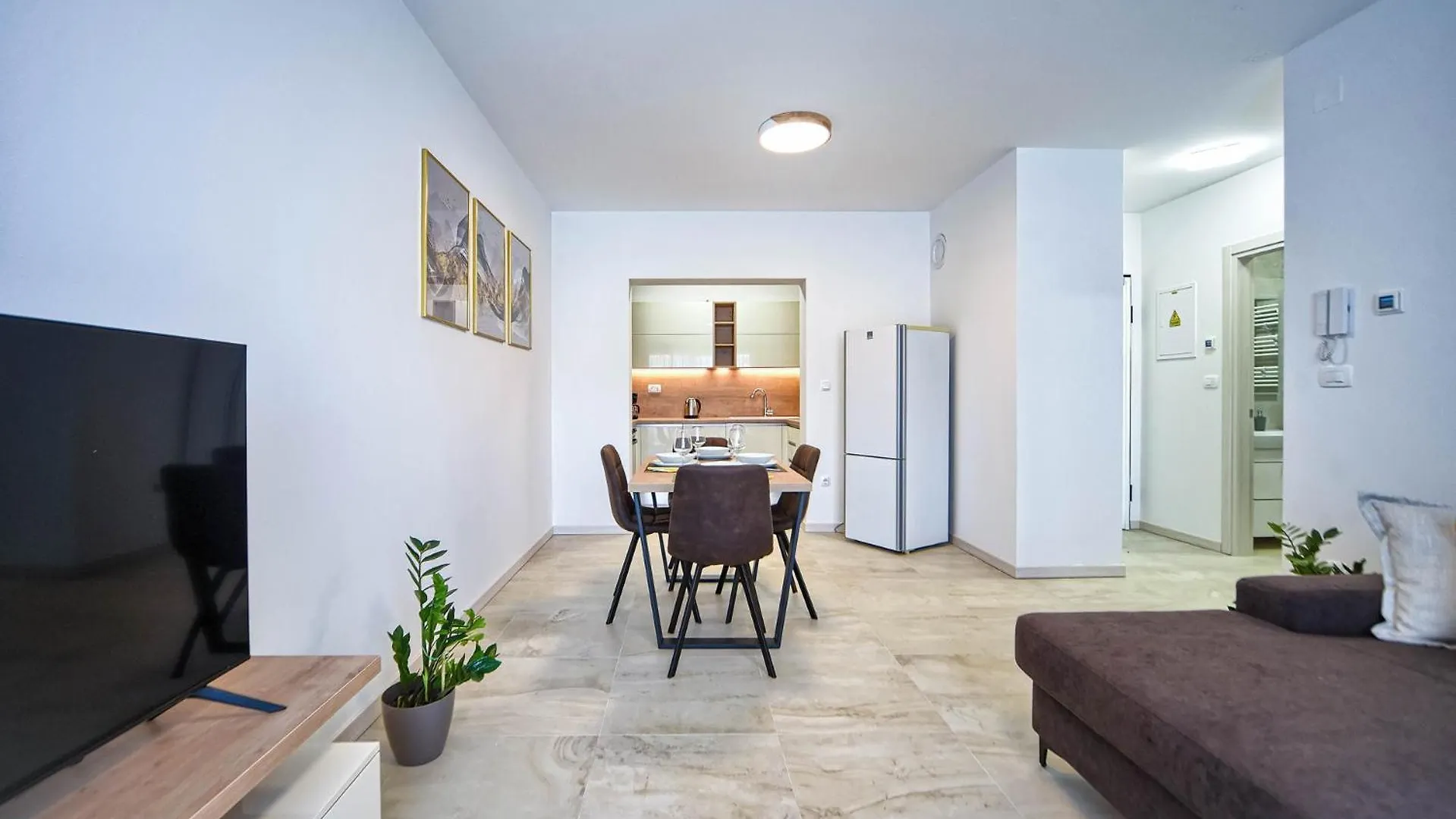 Apartments Lola & Bela 普拉 0*,